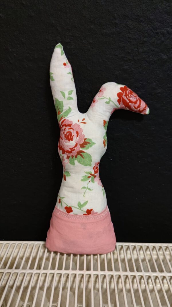 Hase mit Tasche