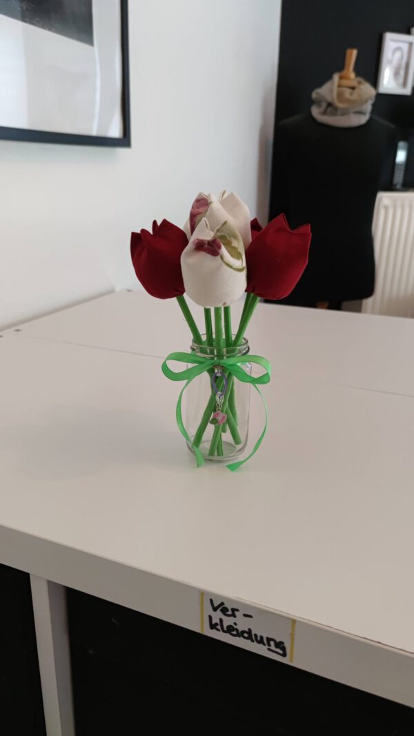 Dekoglas mit Tulpen