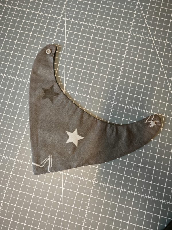 Halstuch für Babys geöffnet