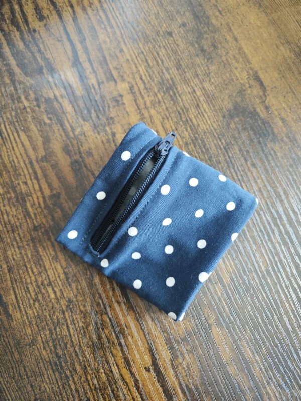 Handgelenktasche klein geöffnet