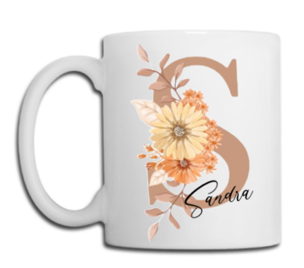 Tasse weiß mit Blumenbuchstabe und Namen
