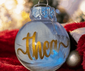 Weihnachtskugel transparent weiße Feder