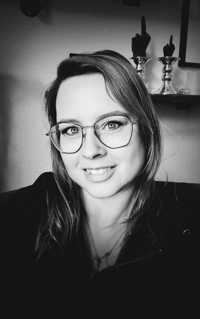 Sandra von Verhext und Zugenäht